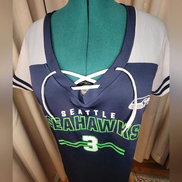 0052. NWOTs ~ NFL ~ Seattle Seahawks Football 🏈 ~ Russel Wilson #3 !!!🏈 - Picture 2 of 10